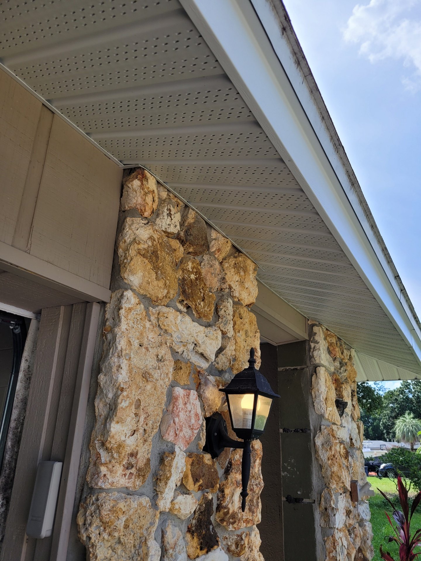 Central Florida Soffit and Gutter Installation